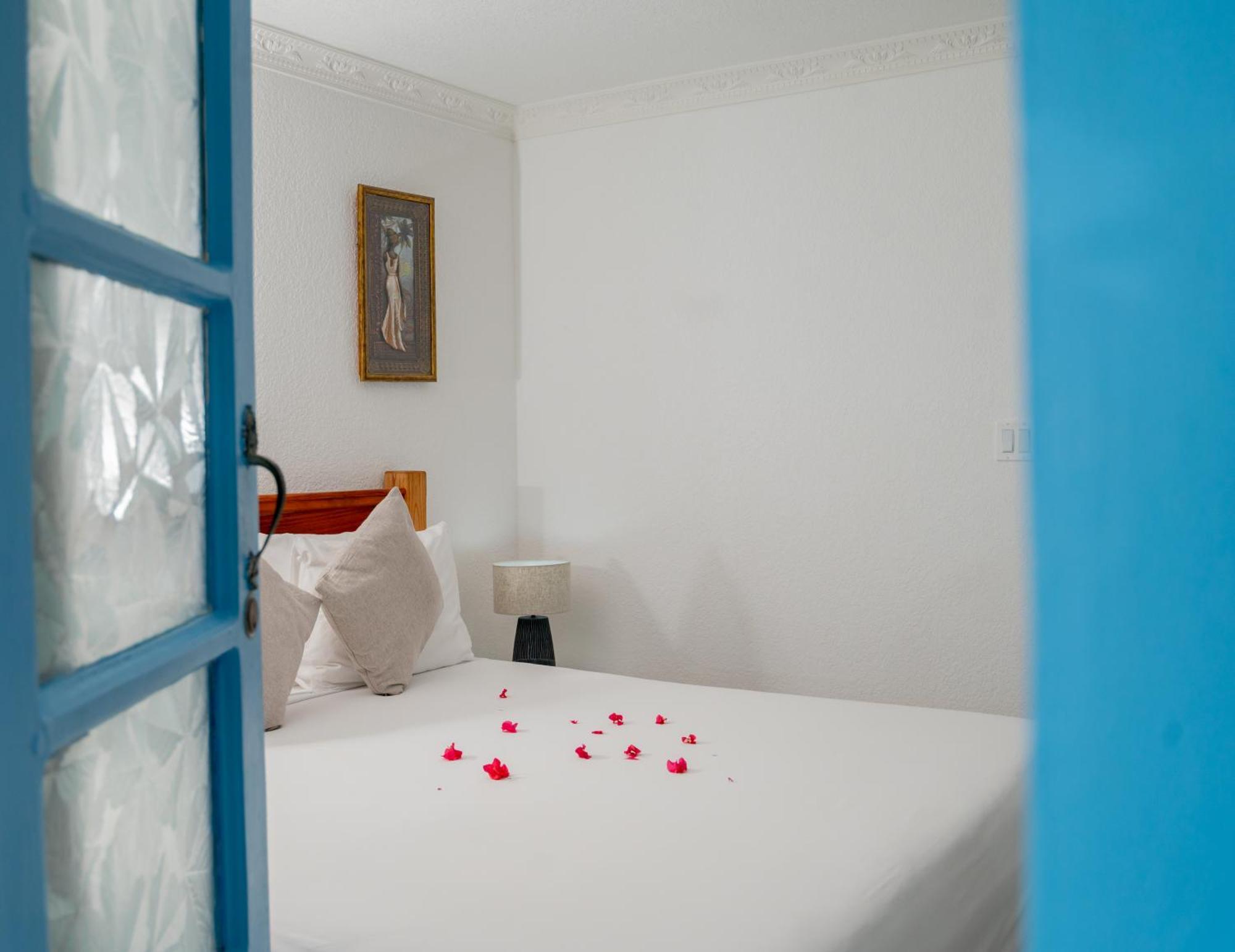 טרזר ביץ' Beyond Sunset Resort & Villas מראה חיצוני תמונה