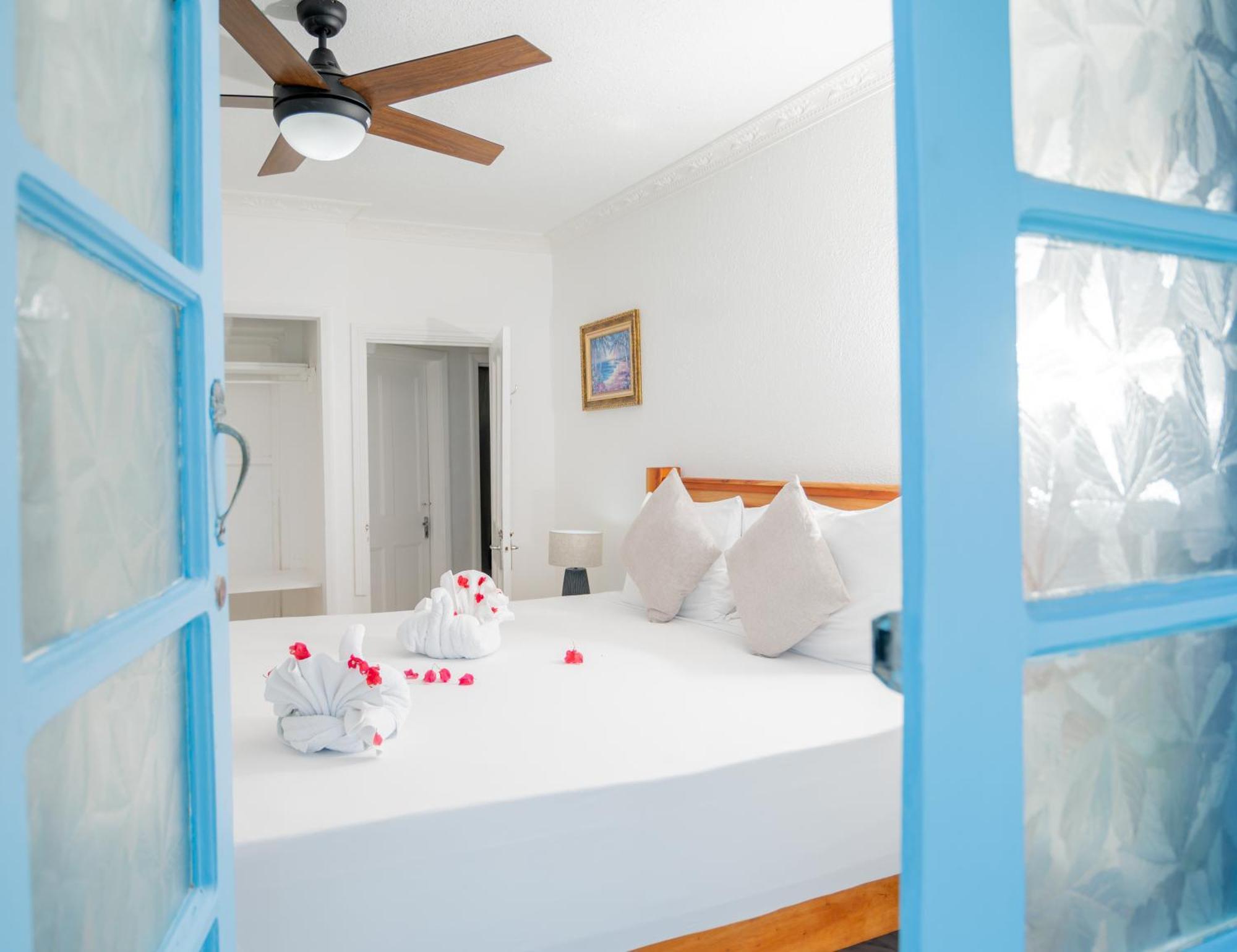 טרזר ביץ' Beyond Sunset Resort & Villas מראה חיצוני תמונה