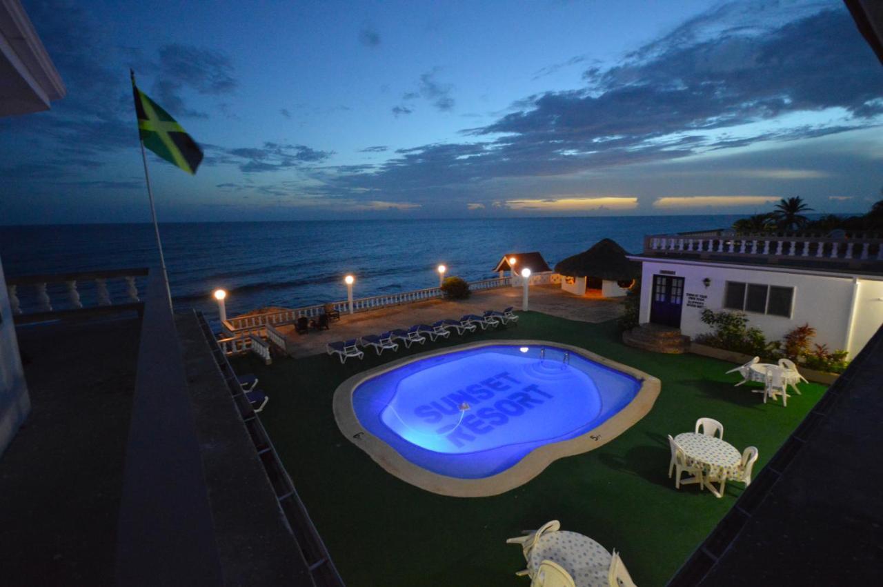 טרזר ביץ' Beyond Sunset Resort & Villas מראה חיצוני תמונה